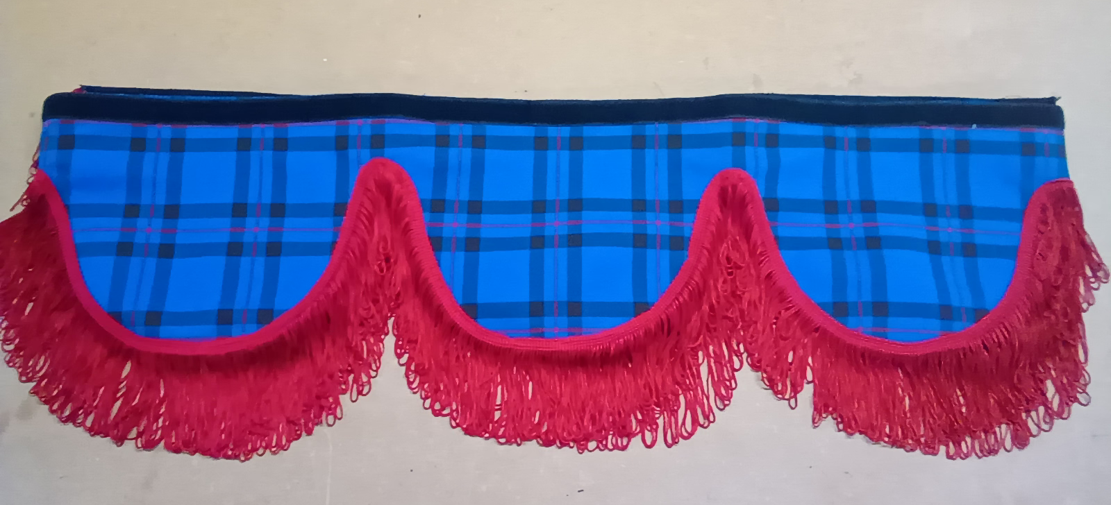 Short Description for Elliot With Red Whiterig Truck Curtains